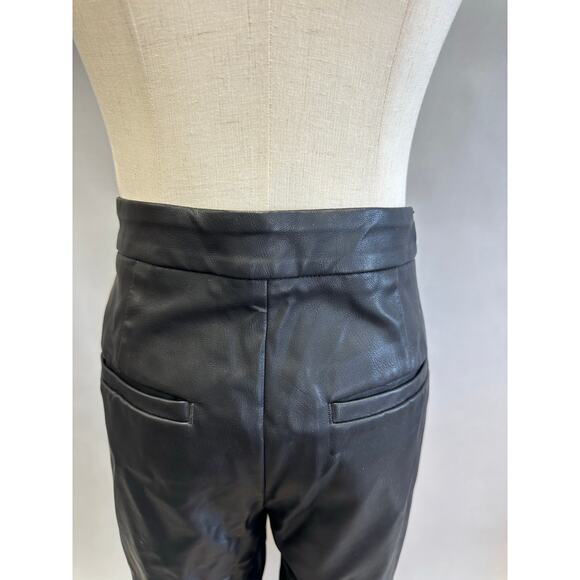 Banana Republic black faux leather pleated front ankle pants Size 4 mid rise - Picture 14 of 15